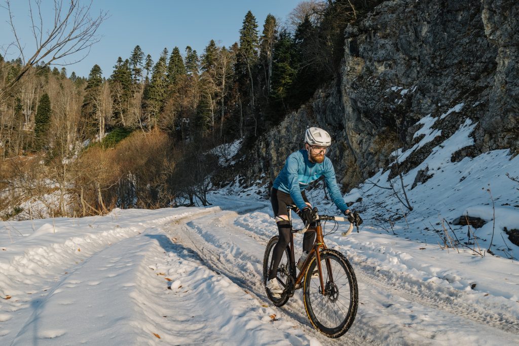5 Essential Tips for Cycling in Winter